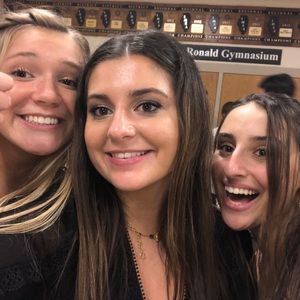 Meet your Posher, Elizabeth